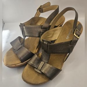 Clarks Size 8.5 Style 35809 Pewter Cork Wedge Sandals